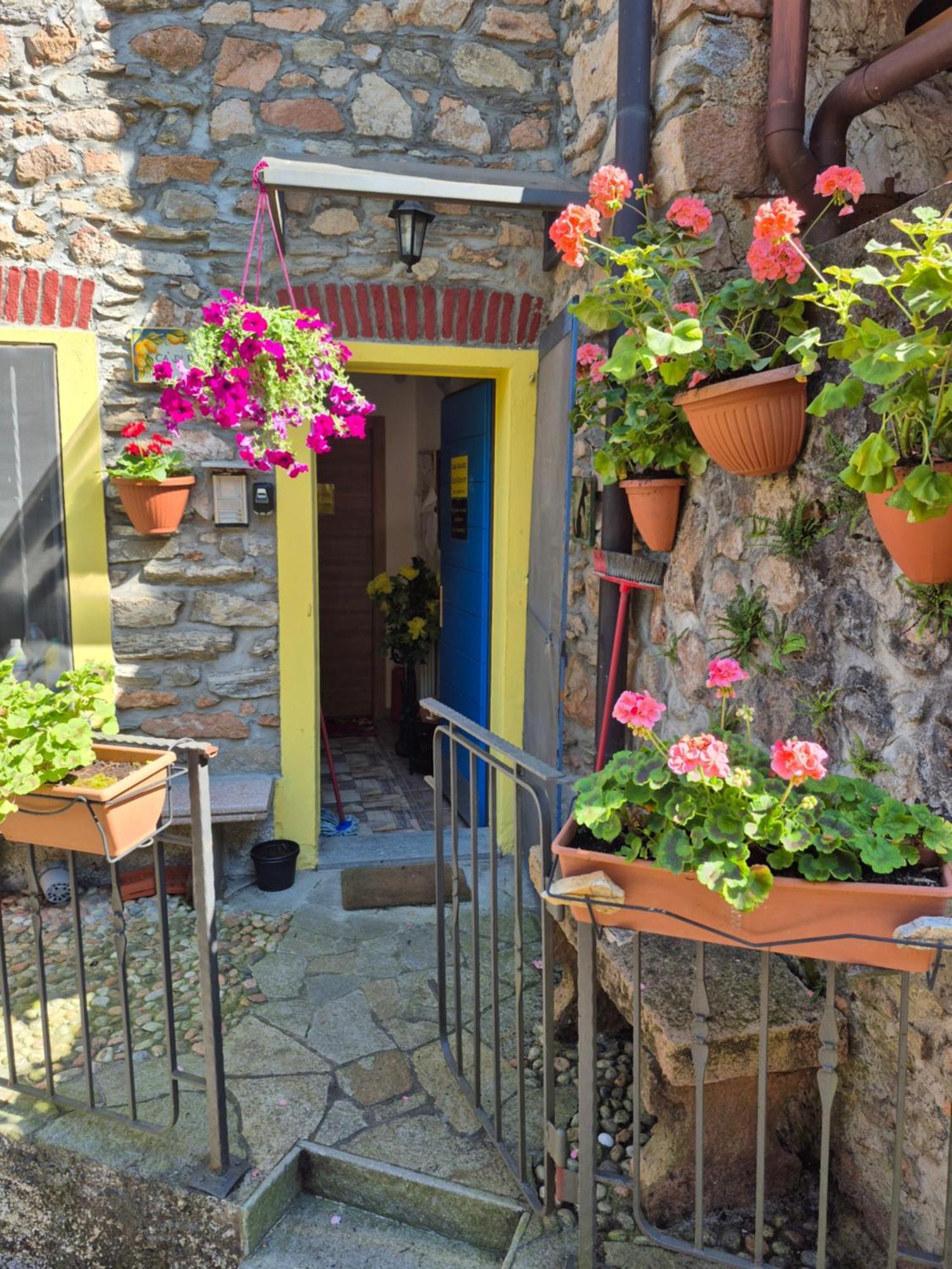 Ca' Di Ruchitt Apartment Cuasso Al Monte Exterior photo